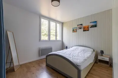 Un ou plusieurs lits dans un hébergement de l'établissement À 600m de la plages des Becs, appartement pour 2