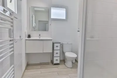 Salle de bains dans l'établissement Le Remblai - 50m de la plage - Terrasse