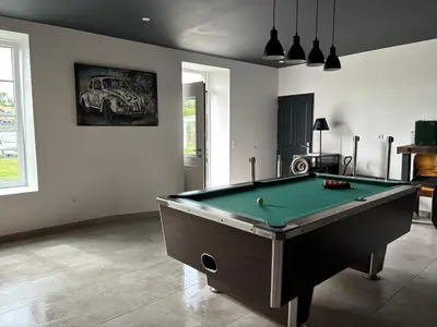 Billard dans l'établissement Gîte moulin de Chaussac proche du Puy duFou