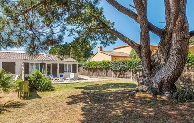 Jardin de l'établissement Holiday Home Les Moutiers En Retz Rue De Bois Millet