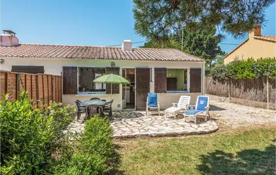 Jardin de l'établissement Holiday Home Les Moutiers En Retz Rue De Bois Millet