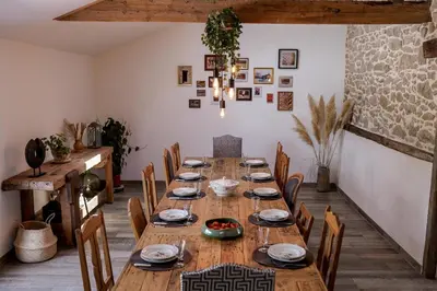 Coin salon dans l'établissement Proche PuyDuFou - Gite Maison La Roulière