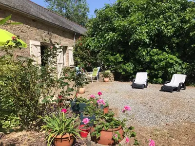 Jardin de l'établissement Logement de charme calme assuré