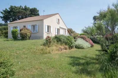 Jardin de l'établissement L'Horizon - Vue mer - Parking - Jardin