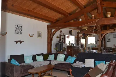 Coin salon dans l'établissement NOIRMOUTIER : LOCATION DE VACANCES POUR 8 PERSONNES À BARBÂTRE