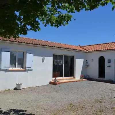 NOIRMOUTIER : LOCATION DE VACANCES POUR 8 PERSONNES À BARBÂTRE