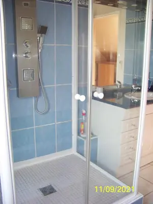 Salle de bains dans l'établissement La Salamandre