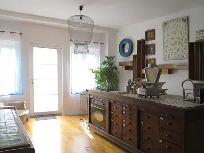 Cuisine ou kitchenette dans l'établissement Bel appartement avec vue directe sur loire