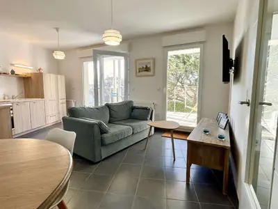Cuisine ou kitchenette dans l'établissement Appartement 2 pièces, 2 couchages, La Guérinière, balcon, parking - FR-1-224B-171