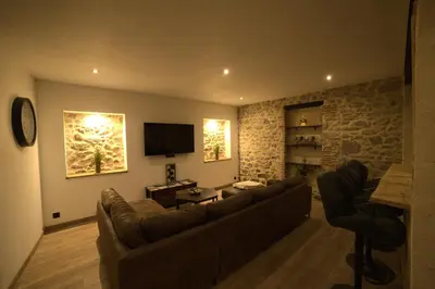 Plan de l'établissement Maison atypique centre bourg 15kms du PDF et Parc Maulévrier