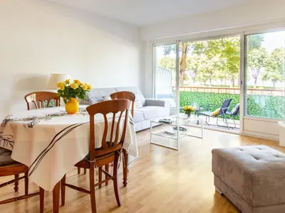 Coin salon dans l'établissement Apartment Les Pêcheries by Interhome