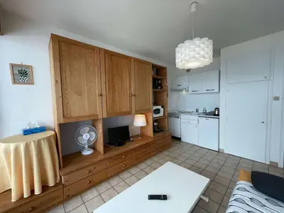 Cuisine ou kitchenette dans l'établissement Studio à St-Jean-de-Monts, avec parking, balcon et vue mer - FR-1-224C-201