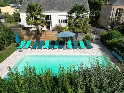Piscine de l'établissement LA RECREATION _ Ancienne école de 1850 rénovée en maison d'hôtes ou située à proximité