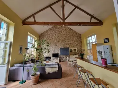 Coin salon dans l'établissement LA RECREATION _ Ancienne école de 1850 rénovée en maison d'hôtes