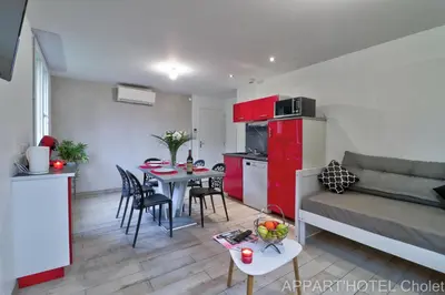 Cuisine ou kitchenette dans l'établissement Appart' hôtel Cholet