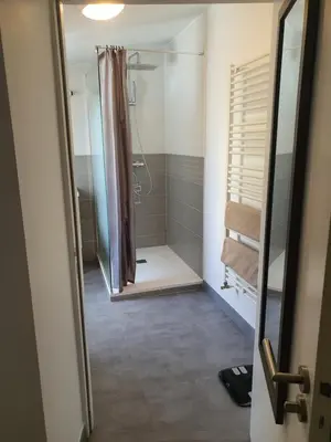 Salle de bains dans l'établissement La Maison du Main Coon