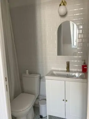Salle de bains dans l'établissement Studio neuf Pont-rousseau Rezé