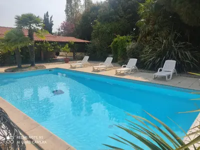 Piscine de l'établissement Studio Gîtes des Colombières Piscine & Spa ou située à proximité