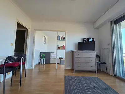 Télévision ou salle de divertissement dans l'établissement Studio cosy avec balcon à Saint-Brevin, 3 pers. - FR-1-364-137