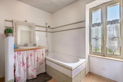Salle de bains dans l'établissement Villa familiale pour 11 personnes à 300m de la mer