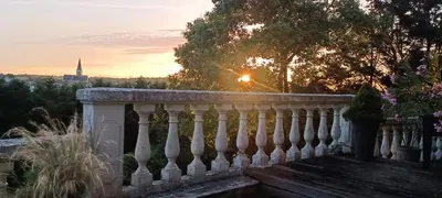Jardin de l'établissement Gîte de charme atypique vue panoramique