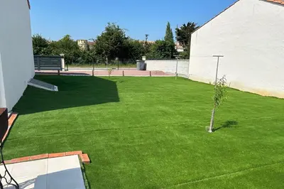 Jardin de l'établissement Le Gois - Parking - Marais salants