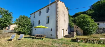 Jardin de l'établissement Joli gîte chez Paulette à 10 min du Puy du Fou