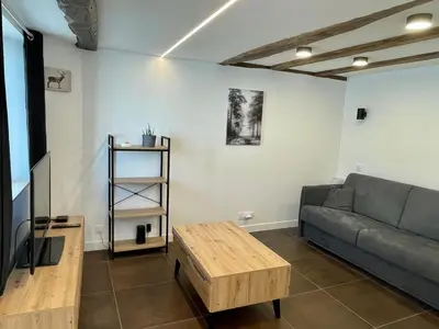 Télévision ou salle de divertissement dans l'établissement Studio de charme proche Nantes & aéroport au calme