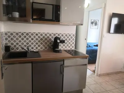 Cuisine ou kitchenette dans l'établissement Accès direct à la PLAGE de Mr HULOT Saint Marc sur Mer près de La Baule - Parking privé