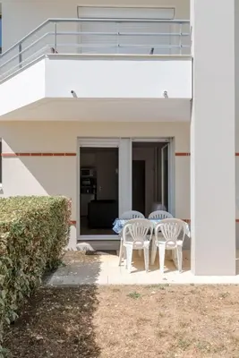 Balcon ou terrasse dans l'établissement Le Green - Piscine - Mer - Wifi