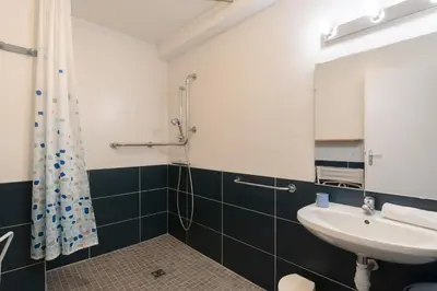 Salle de bains dans l'établissement Le Green - Piscine - Mer - Wifi