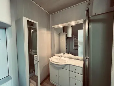 Salle de bains dans l'établissement Studio panoramique océan du Marina