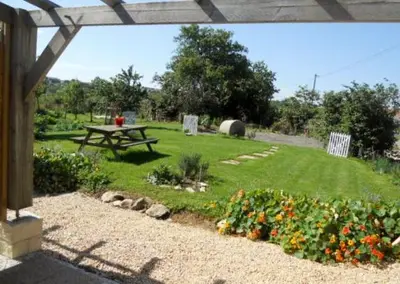 Jardin de l'établissement chambres d'hôtes 
