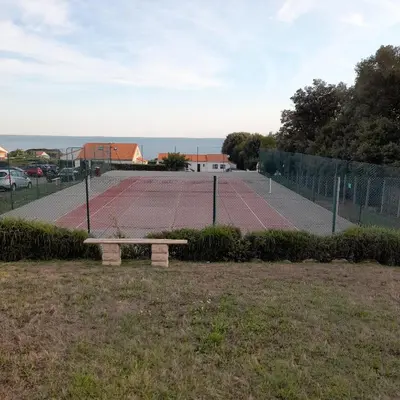 Tennis ou squash au sein de la maison de vacances ou à proximité