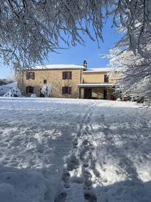 L'établissement LA CHARMILLE Gîte La Terrasse en hiver