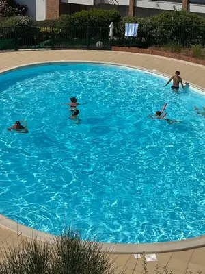 Piscine de l'établissement La Terrasse du golf ou située à proximité
