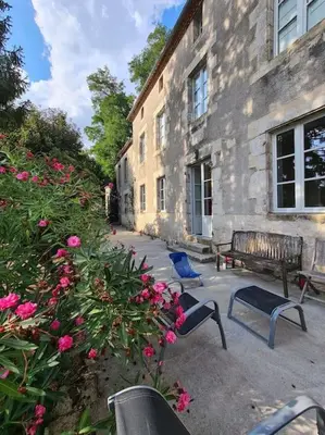 Jardin de l'établissement Les Hauts de St Jacques maison d'exception 300m2, jardin arboré 2000m2