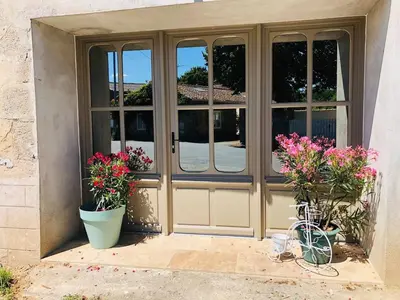 Jardin de l'établissement Maison l'or du temps, gîte les Glycines