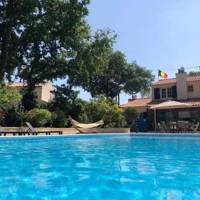 Maison charmante avec piscine privée à Saint-Georges-de-PointindouxC