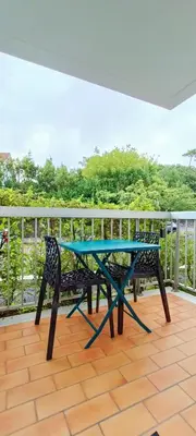 Balcon ou terrasse dans l'établissement charmant studio plage et marché à pied