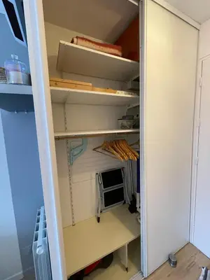 Un ou plusieurs lits superposés dans un hébergement de l'établissement charmant studio plage et marché à pied