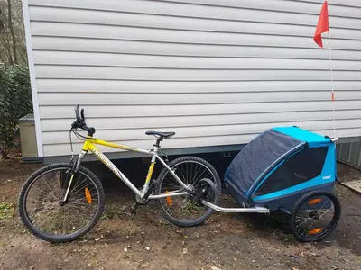 Vélo sur le terrain de l'établissement Agréable Mobilhome 6 - 8 places ou dans les environs