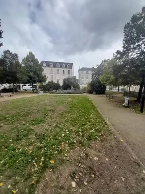 Jardin de l'établissement Nantes Mangin-direct gare-parking-proche commerces