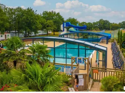 Piscine de l'établissement Coeur de Vendée mobil home ou située à proximité