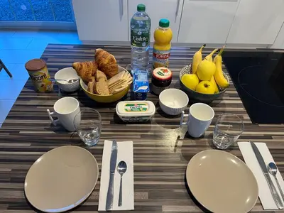 Nourriture dans le séjour chez l'habitant ou à proximité