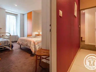 Un ou plusieurs lits dans un hébergement de l'établissement Charmante Maison avec Jardin, Proche Puy du Fou et Cholet, Wifi, Tout Confort - FR-1-622-48