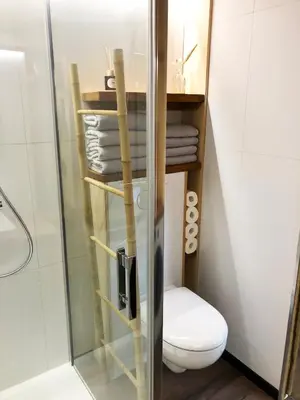 Salle de bains dans l'établissement Vaimiti, cabane cosy sous les pins (50m de la plage)