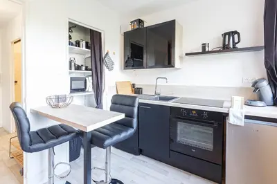 Cuisine ou kitchenette dans l'établissement L'oriole - Wifi - Ascenseur