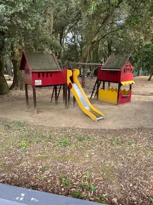 Aire de jeux pour enfants de l'établissement Agréable appartement dans Résidence à Pornichet