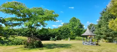 Jardin de l'établissement Domaine de Vaufleury - La Maison de l'Escuiller